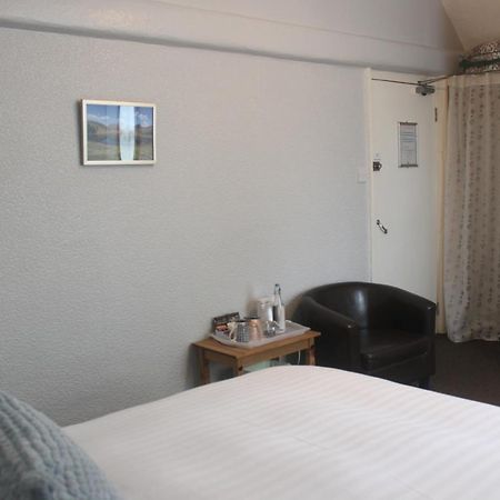 Hazeldene Guest House - With Free Offsite Health Club Боунесс-он-Віндермір Екстер'єр фото